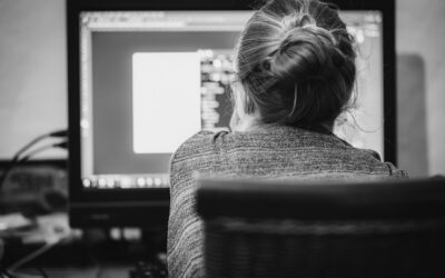 10 Steps to Master Graphic Design from the Comfort of Your Home