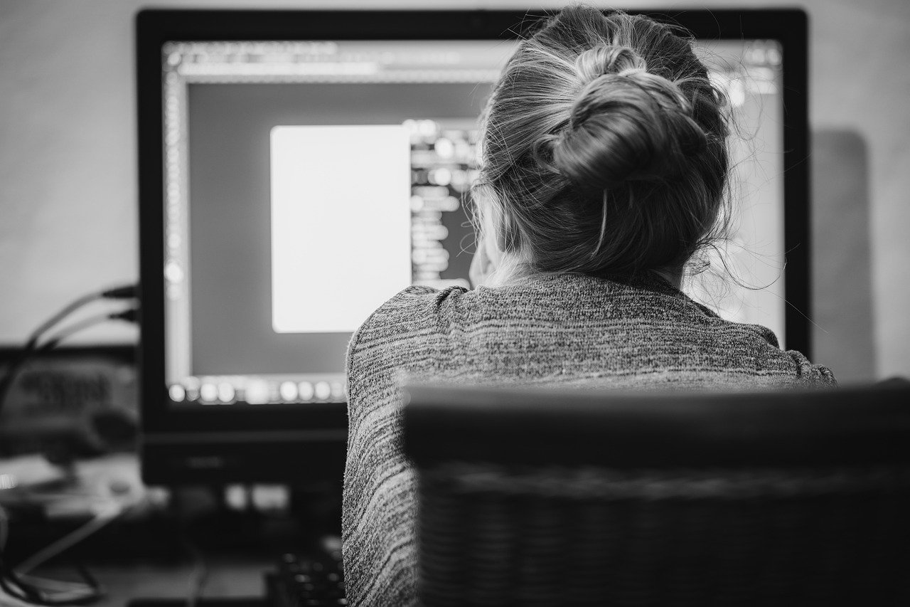 steps-to-master-graphic-design-from-the-comfort-of-your-home